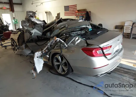 2018 Honda Accord Touring из США, поврежденный, VIN 1HGCV1F96JA097079